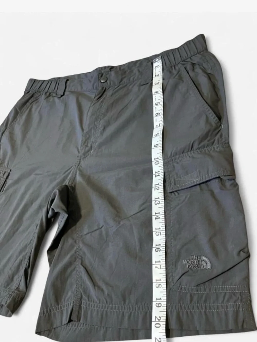 The North Face Men's Charcoal Cargo Shorts Lightweight Hiking Utility Size XL